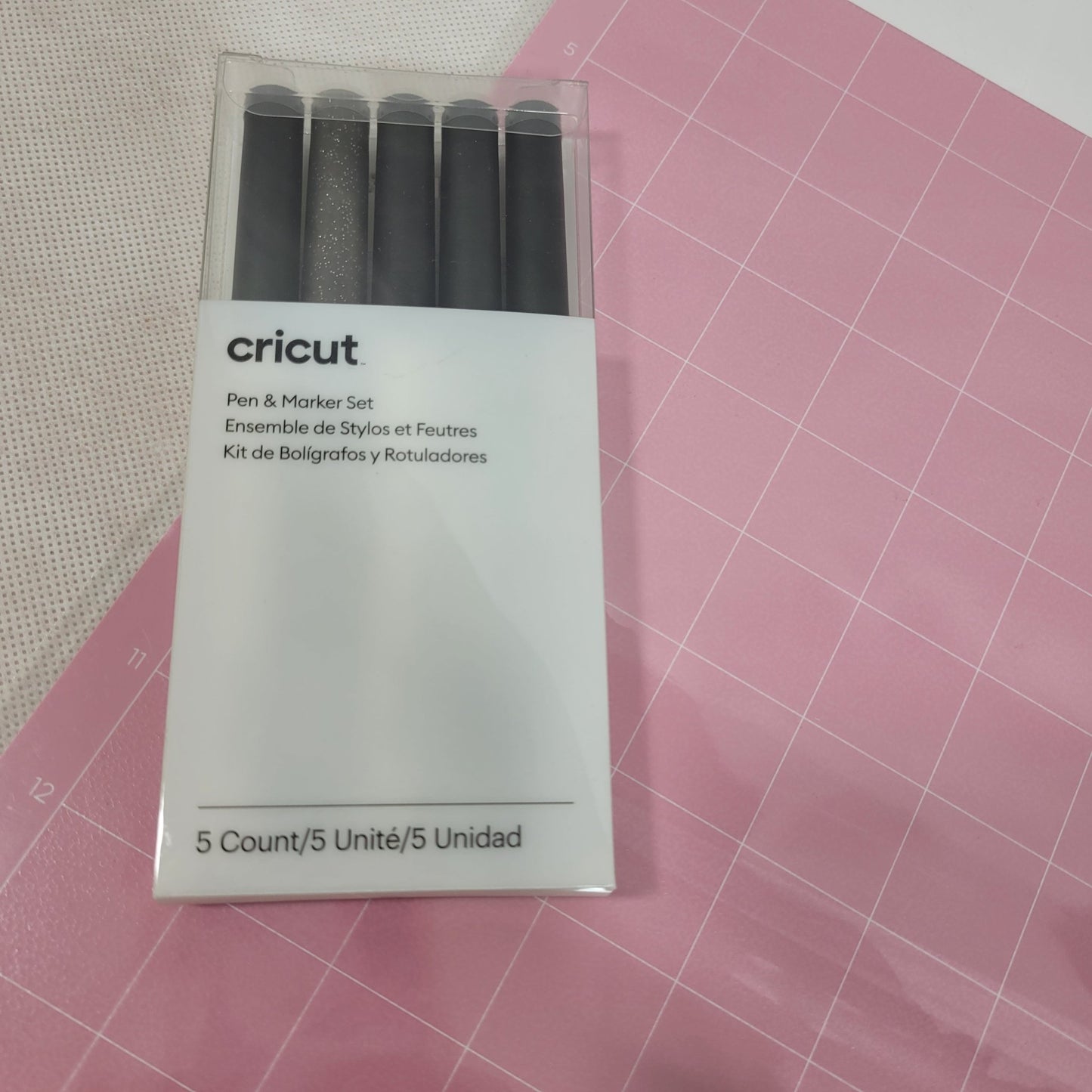 Cricut Bundle 25% OFF - £80 Worth of ALL NEW Cricut Goodies Bargain Surprise Bundle!