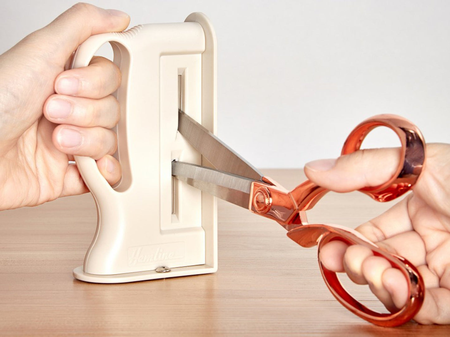 Hemline Scissor Sharpener For Straight Blades Non Slip Base Handle With Grooves