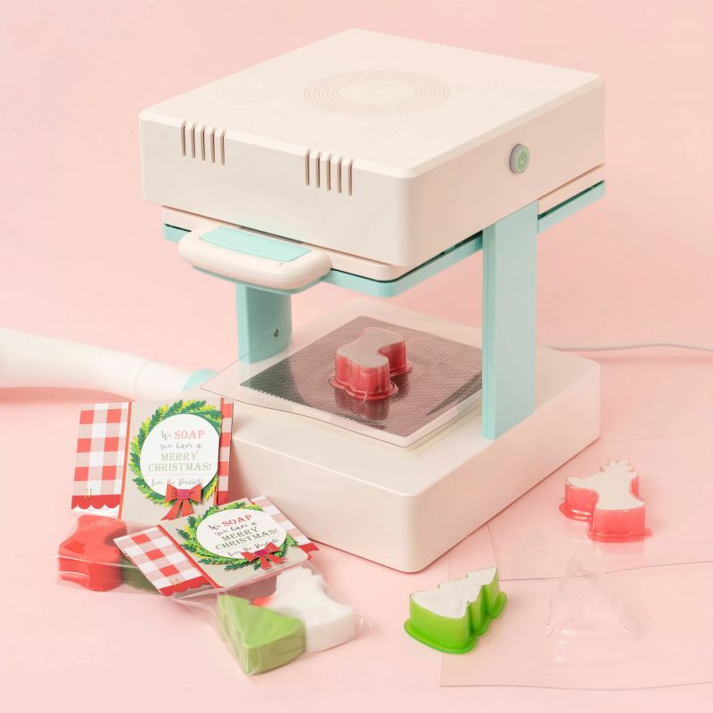 We R Memory Keepers Mould Press Includes Adaptor Compatible With Most Vacuum Cleaners Plastic Sheets EU PLUG (UK adaptor included) 220 V