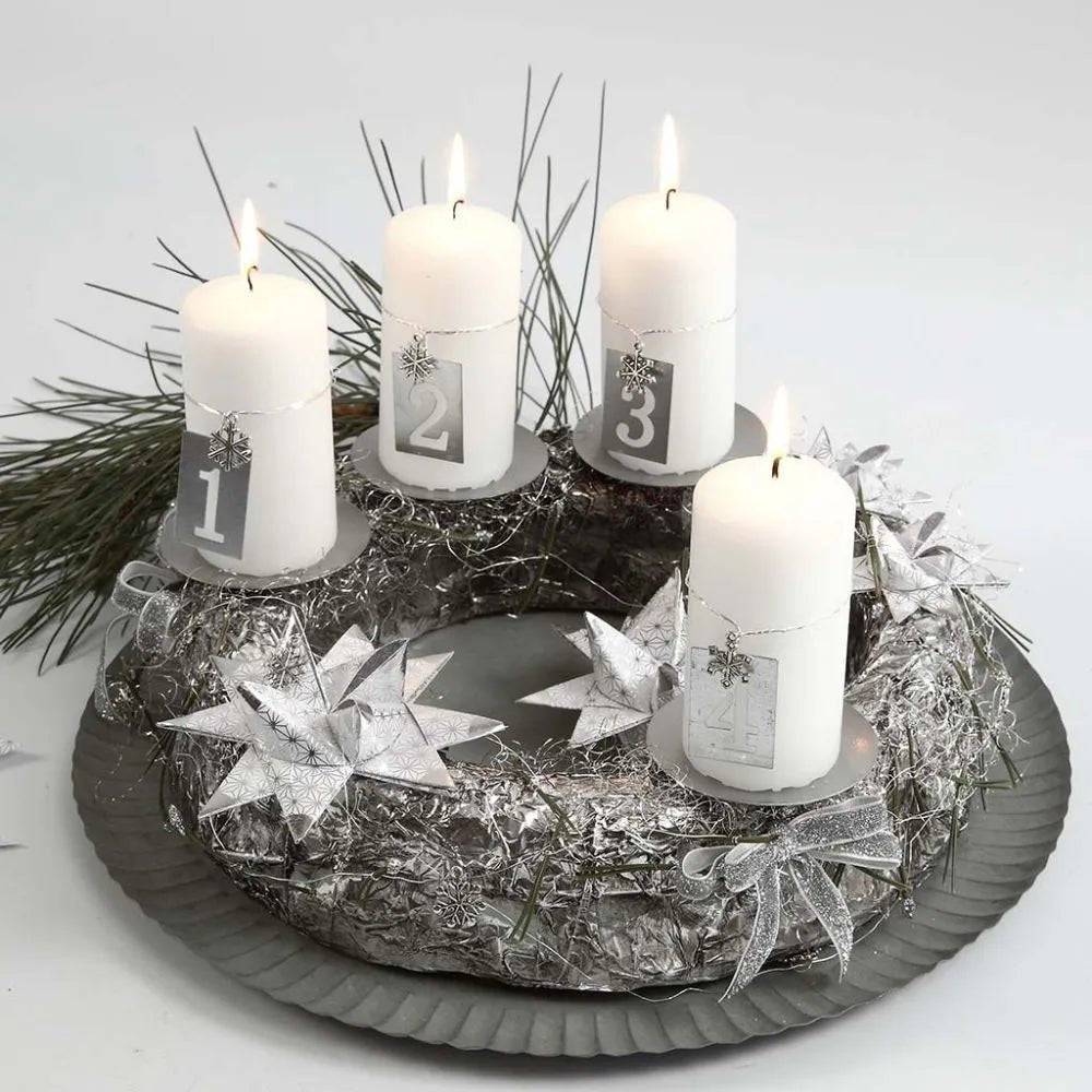 4 x Metal Round Shape Candle Holders With Spear For Christmas Decorations D: 7cm