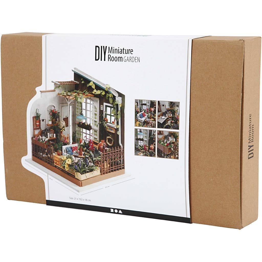DIY Miniature Room Garden 21x19.5cm - Wooden Parts Dried Flowers Fabric Paper