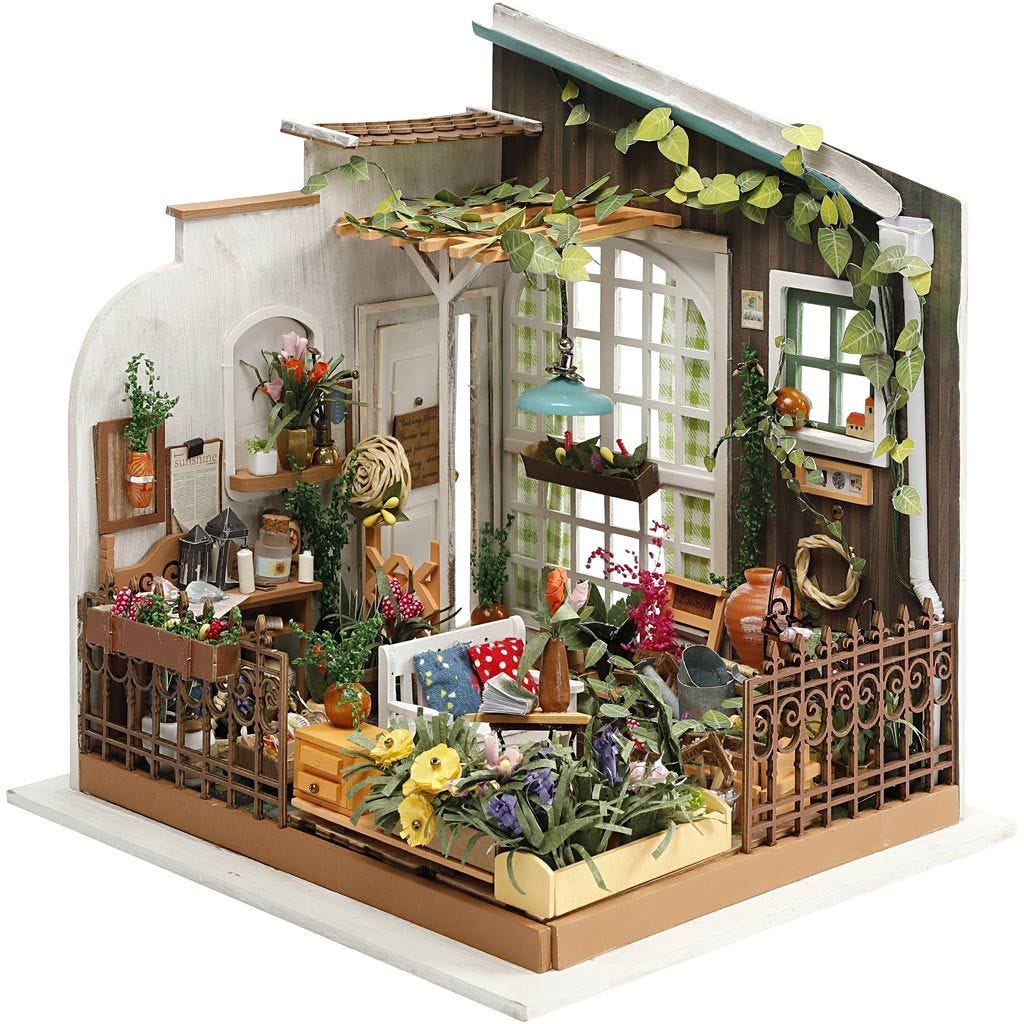 DIY Miniature Room Garden 21x19.5cm - Wooden Parts Dried Flowers Fabric Paper