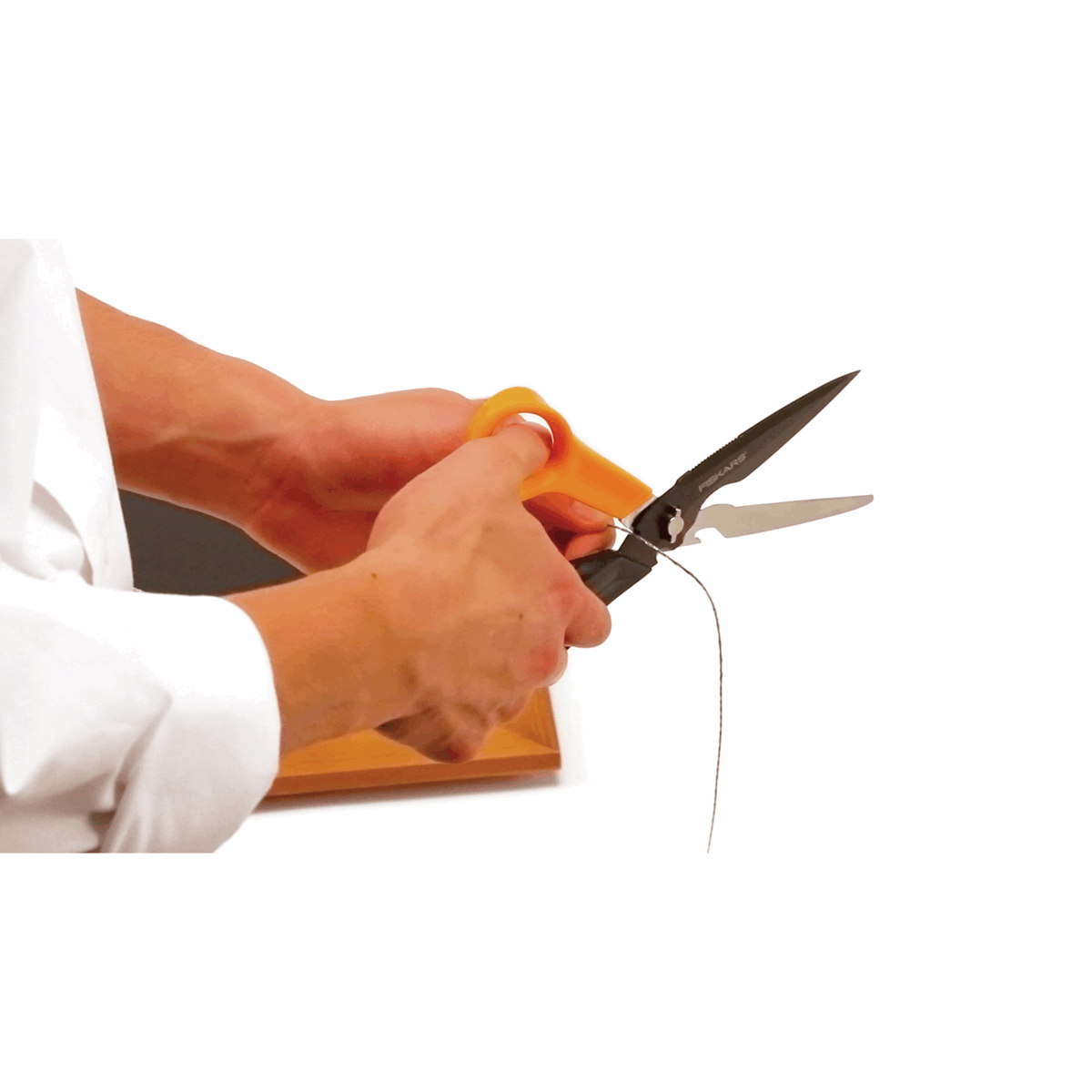 Fiskars Scissors Cuts+More™ Multifuntional 23cm | Paper Fabric Sewing Accessory