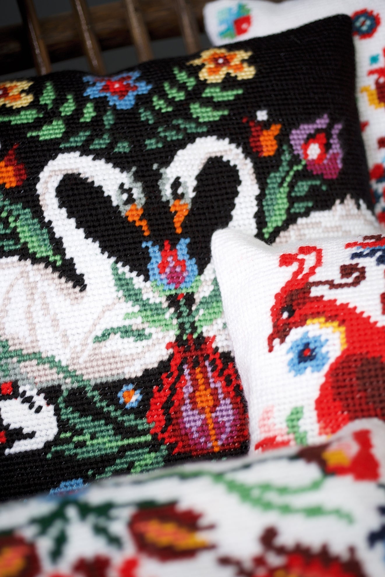 Vervaco Needlepoint Tapestry Canvas Cushion Kit Needlecraft 40x40cm - Zara