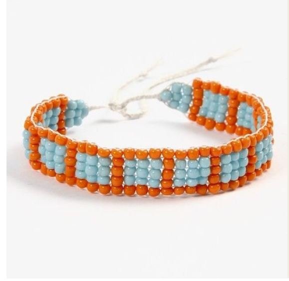 How to make a bead bracelet with a bead loom - Home-Crafts