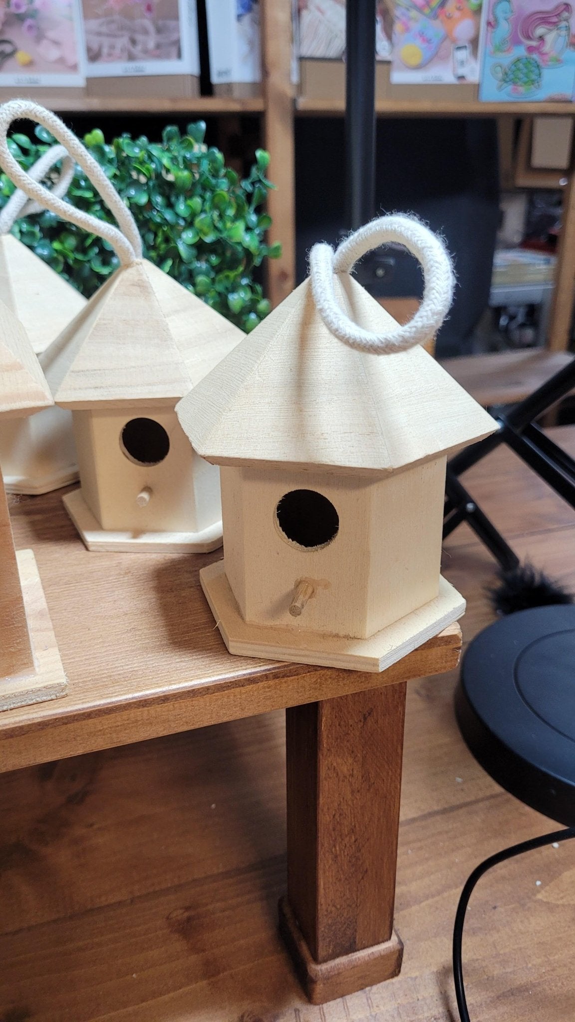 10 x Wooden Bird Houses Feeding Table Garden Hanging Decoration CLEARANCE HALF PRICE - Home - Crafts