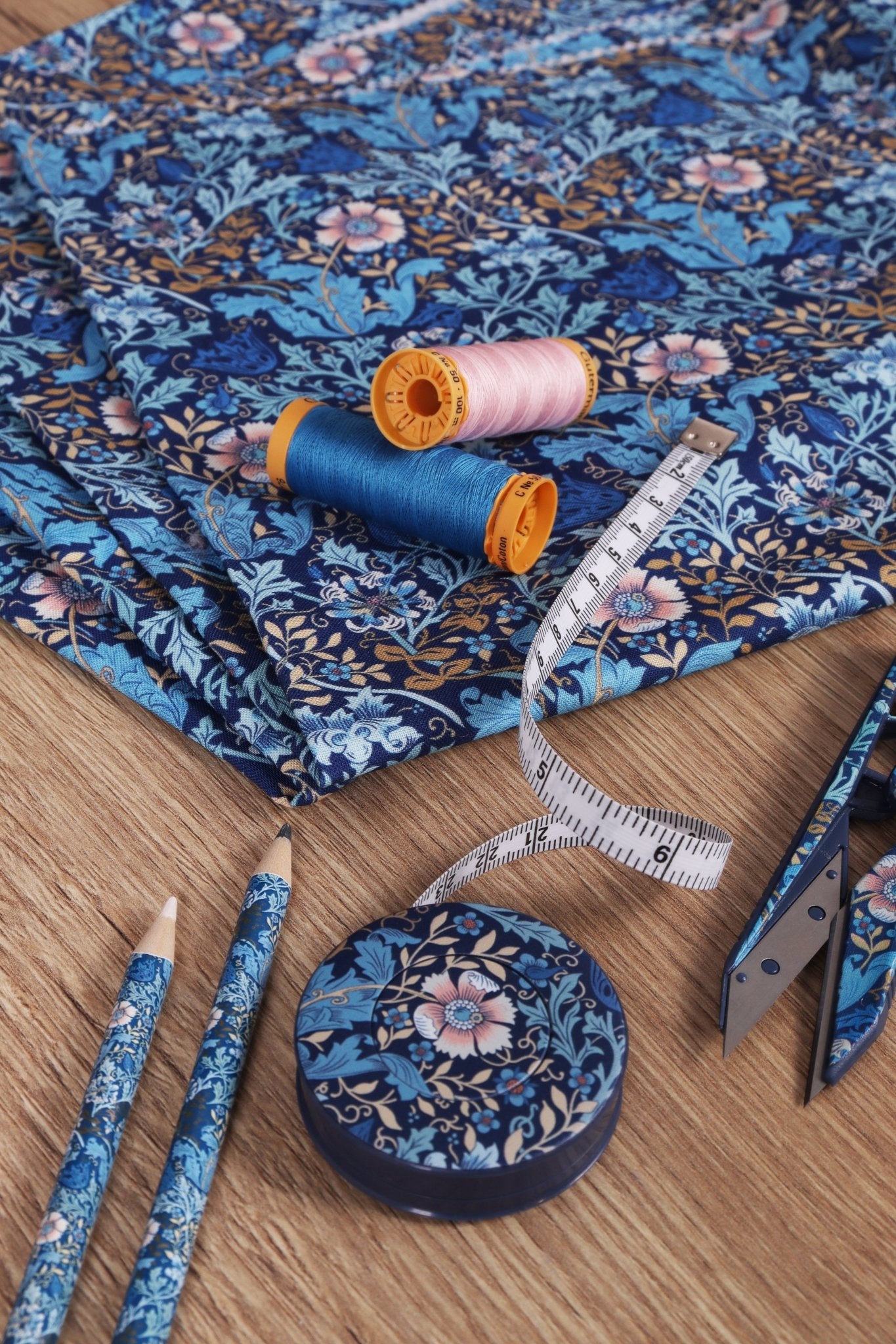 Arts & Crafts Retractable Tape Measure - 150cm/60" Dual Metric & Imperial - Home - Crafts