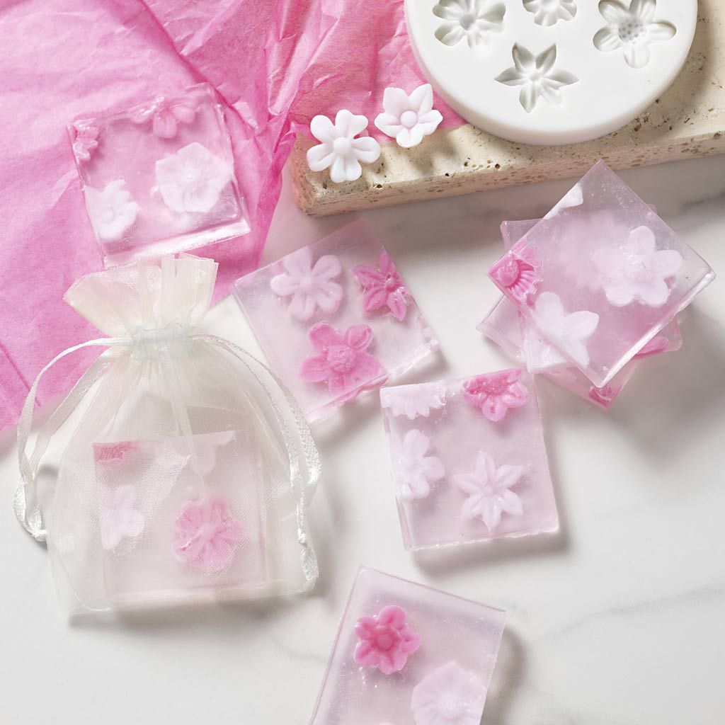 Craft Kit - Soap Making - Flower - Shaped Soaps in Rose & Pink with Organza Bags - Home - Crafts
