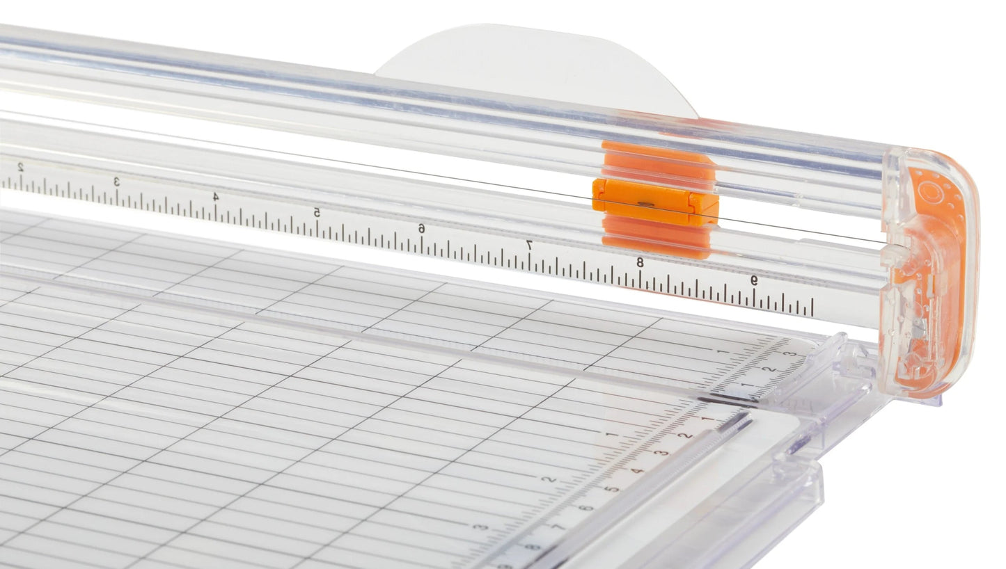 Fiskars Portable SureCut A5/A4 Patented TripleTrack System For Precision Straight Cut - Home - Crafts