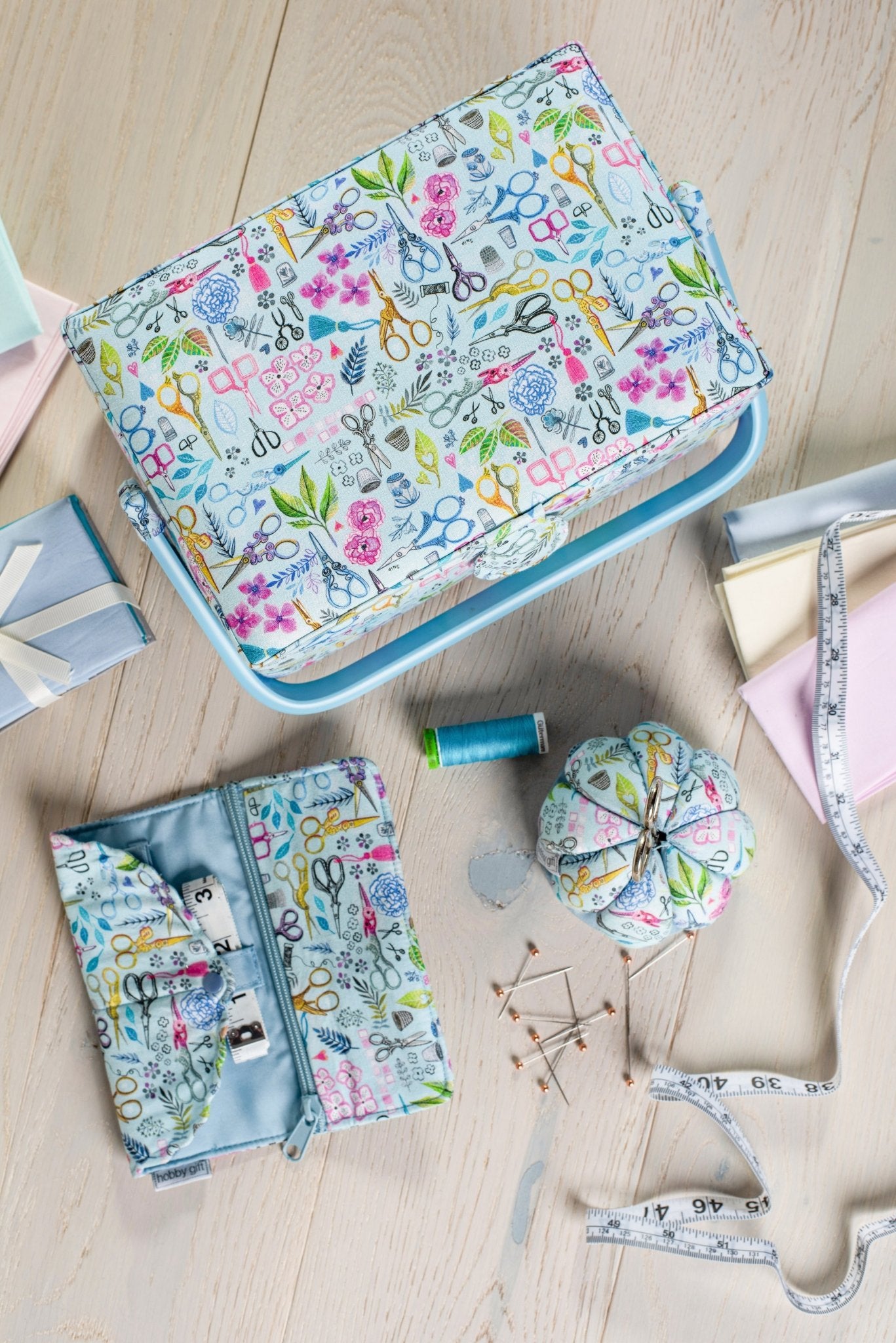 Sewing Scissors Sewing Kit - Scalloped Fold - Over Case with Zip Compartment - Home - Crafts