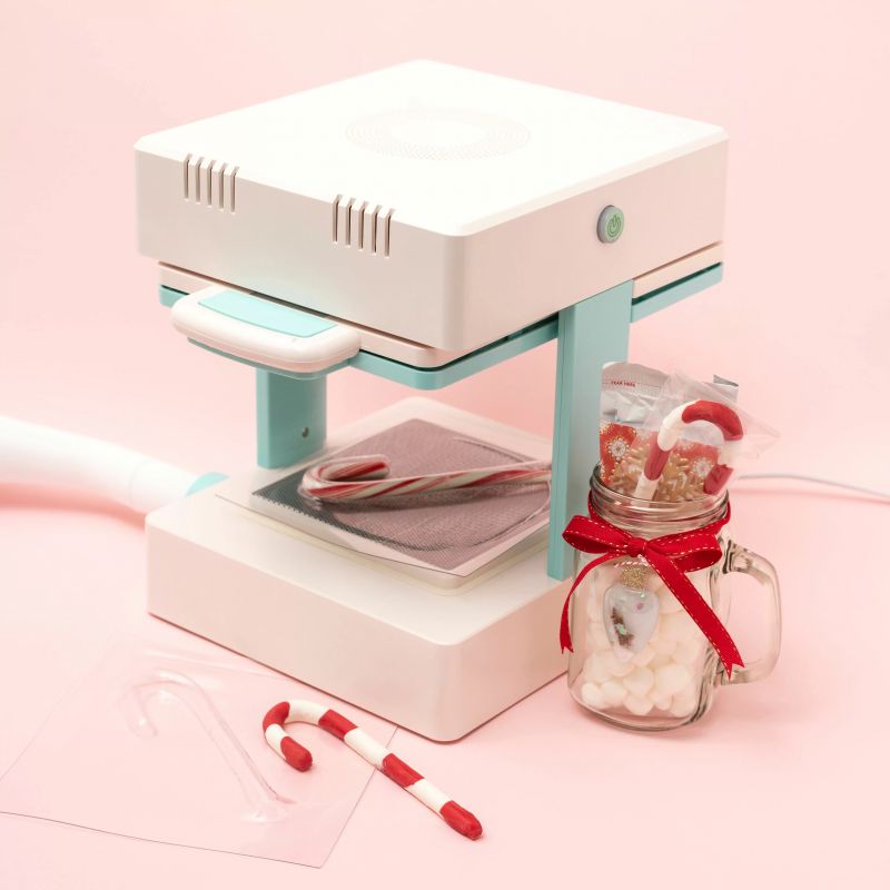 We R Memory Keepers Mould Press Includes Adaptor Compatible With Most Vacuum Cleaners Plastic Sheets EU PLUG (UK adaptor included) 220 V