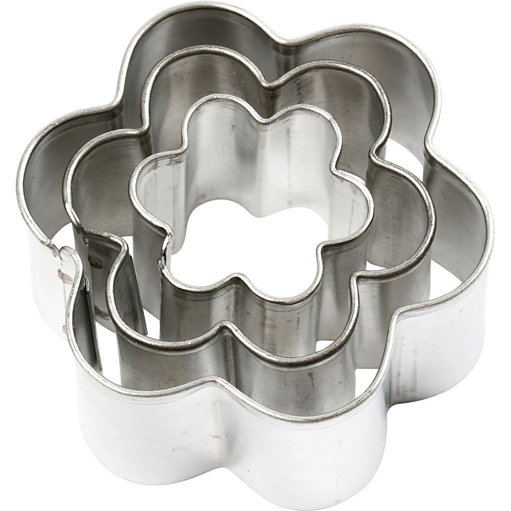 3 x Assorted Size Flower Shaped Metal Cookie Cutters - Home - Crafts