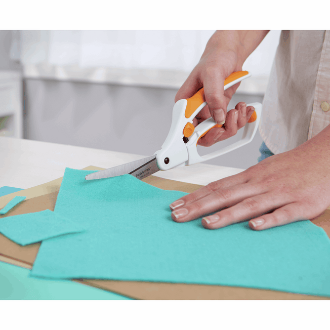 Fiskars Scissors: Universal: EasyAction™: 26cm Spring Action Paper Fabric Sewing Accessory