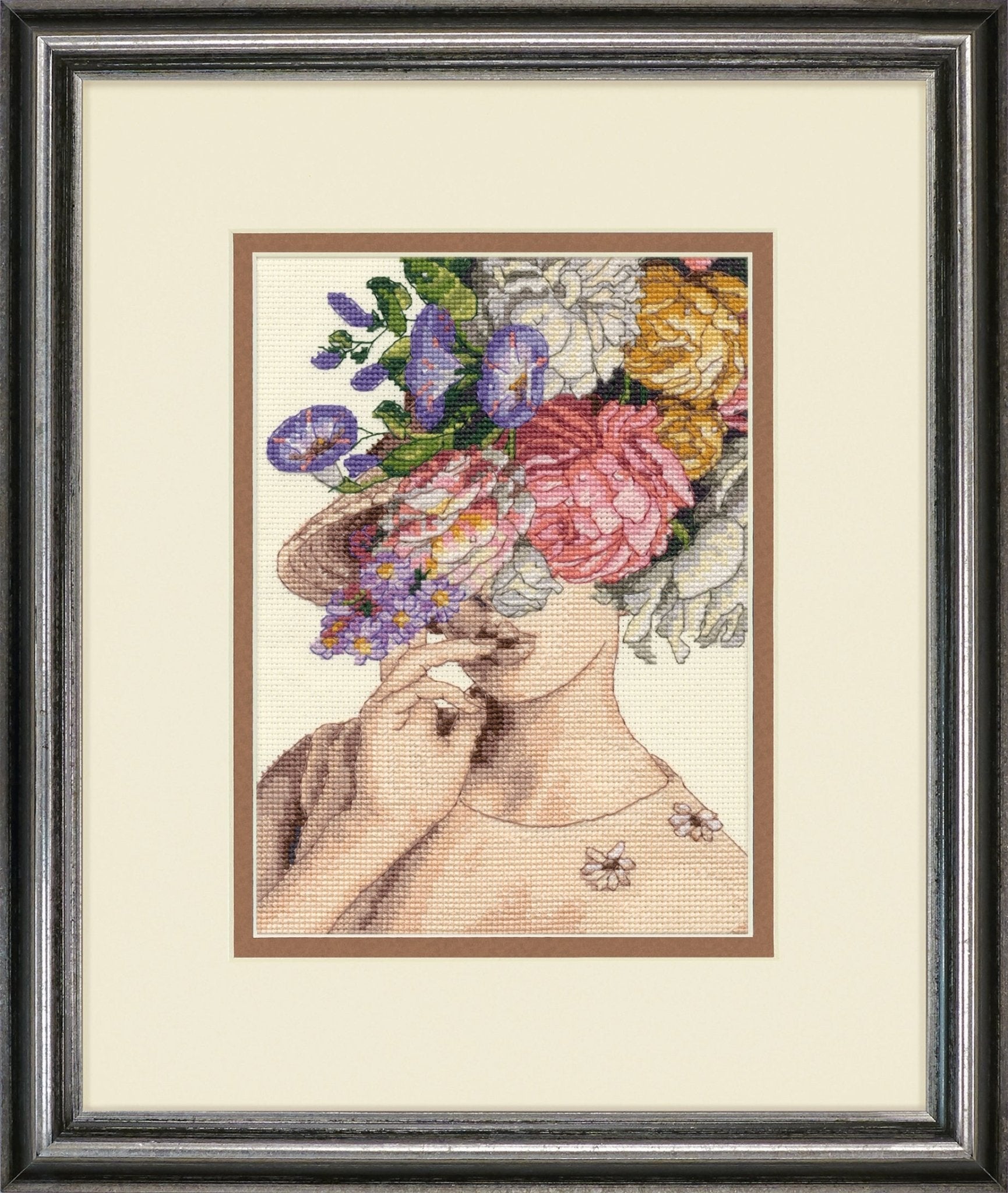 Dimensions Cross Stitch Canvas Kit Needlecraft Crafts 12.5cmx18cm - Garden Lady - Home - Crafts