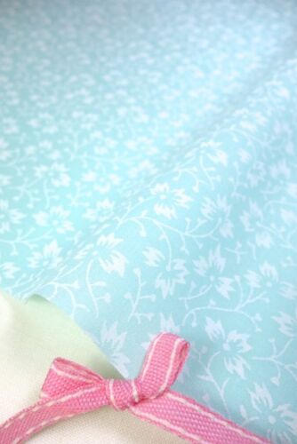 Fabric Floral Blenders Fat Quarters Polycotton Material Craft Bunting 56cm - AQUA - Home - Crafts
