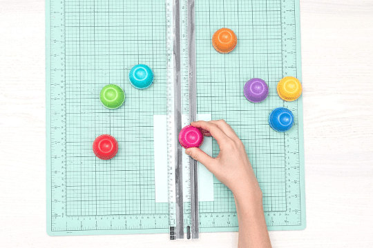 We R Memory Keepers Magnetic Twist Trimmer Pack 8 Blades straight; scoring; perforated; scalloped; pinking; stamp; wavy and deckled